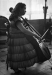 Marie-Thérèse Landré au violoncelle